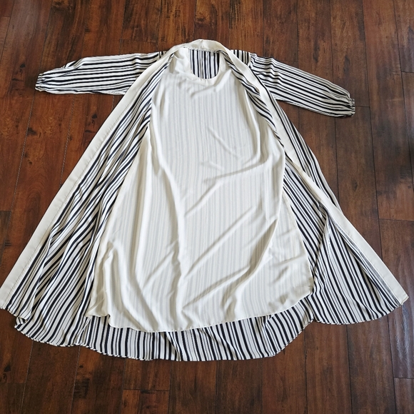 Flare Abaya Dress Striped Front Open Elasticated Cuffs Cream/ Black Size M - Picture 5 of 8